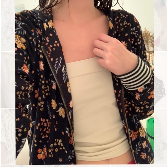 Sweater - Picture 1 of 2